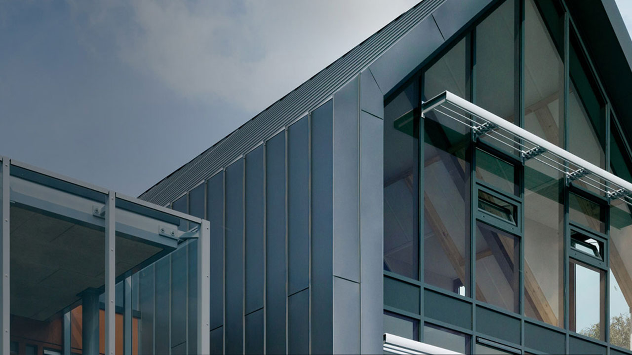 GreenCoat® ist die Marke für innovative, nachhaltige organisch beschichtete Stahllösungen für Dächer, Fassaden und Regenwassersysteme. 