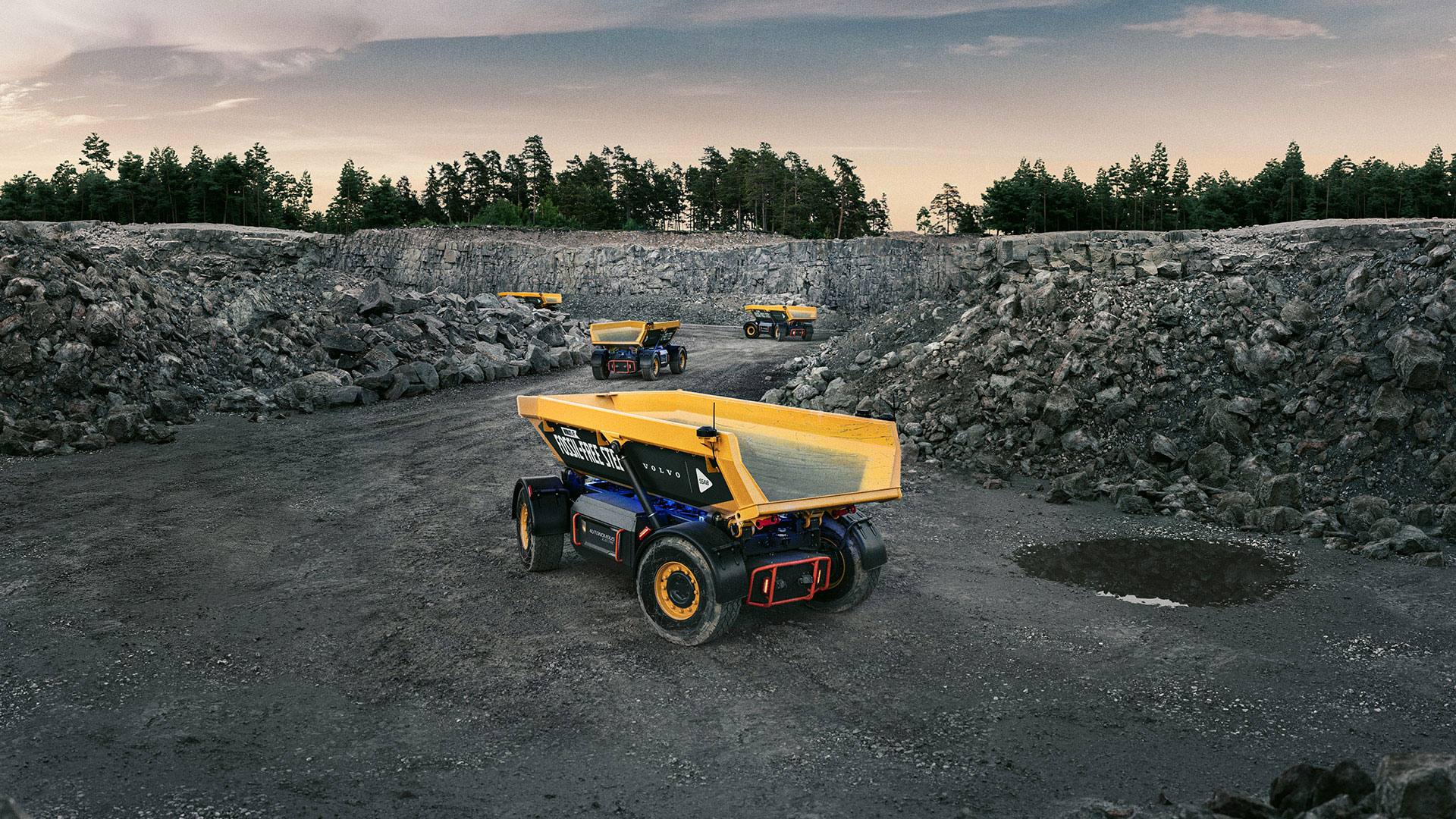 The Volvo Group has unveiled the first ever vehicle to be made of SSAB’s fossil-free steel. The new load carrier represents the first step towards a decarbonized future. 