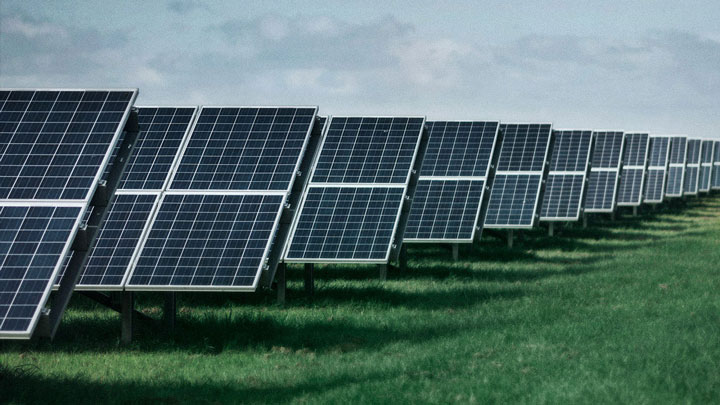 paneles solares libres de combustibles fósiles