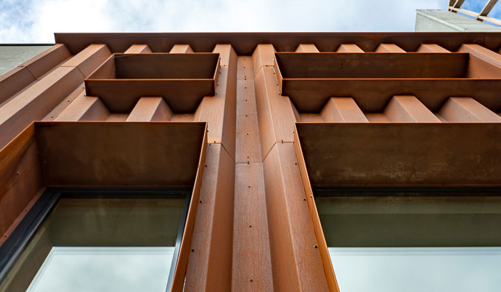 A COR-TEN® acél felhasználásával megépült Amsterdam Klaprozenweg épület