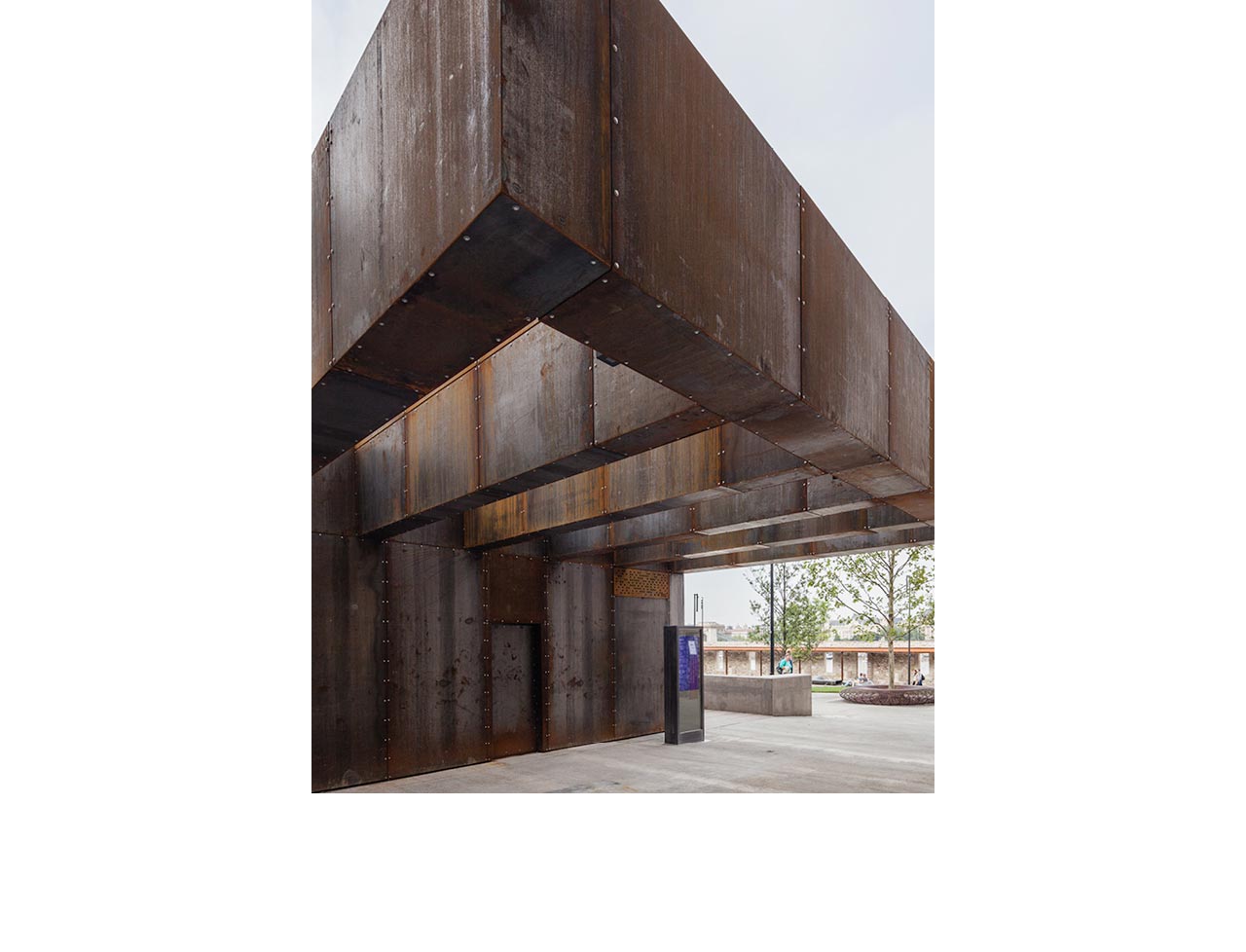 COR-TEN steel used in entrance