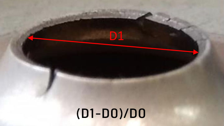 Borde punzonado cubierto de microgrietas