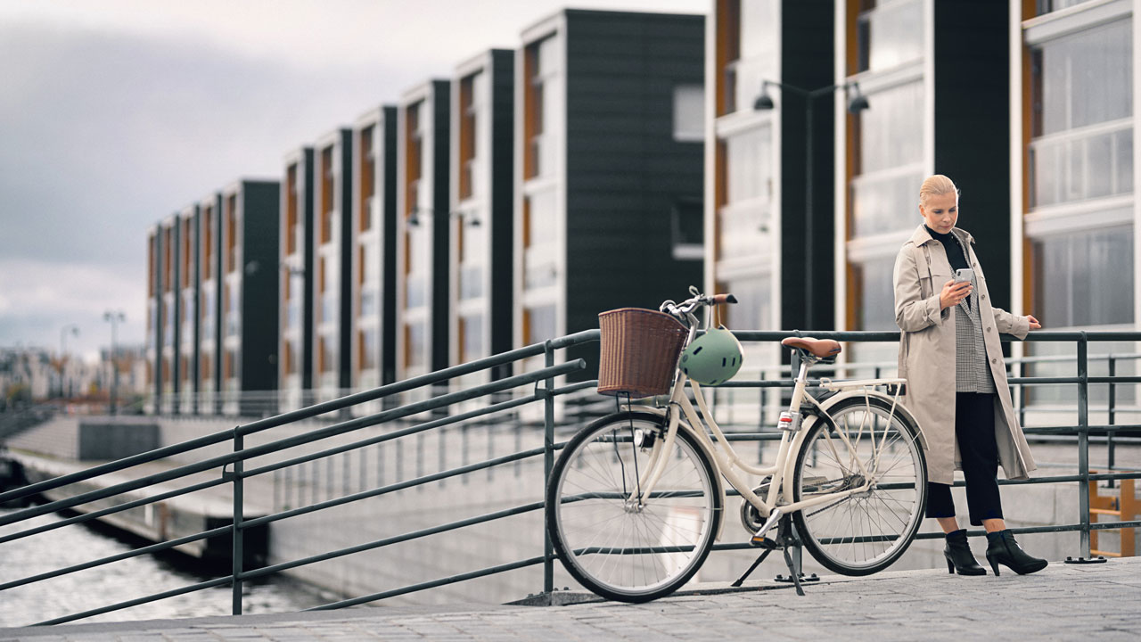 woman in bicycle