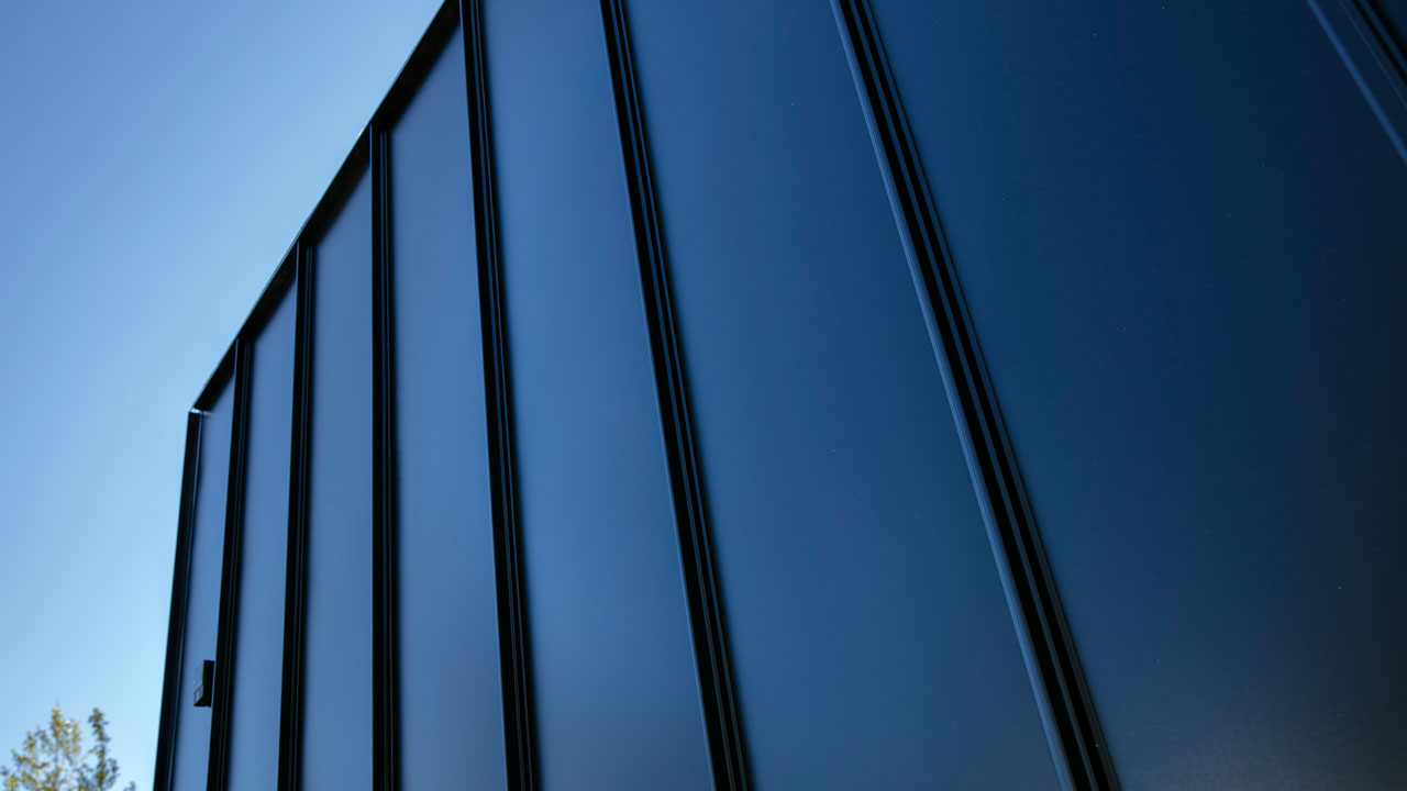 GreenCoat® aus SSAB Zero™ in Fassaden von Vesivek