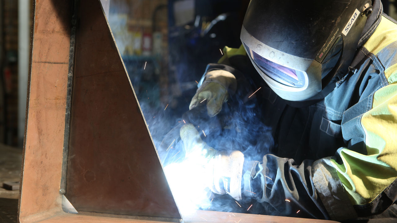 Welders enjoy the same easy-to-use properties of Hardox® 500 Tuf as other Hardox® wear plate grades.