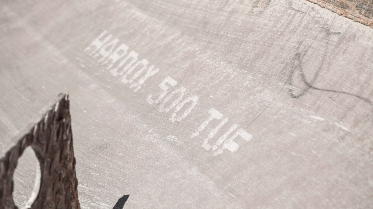 hardox 500 tuf inscription on steel plate