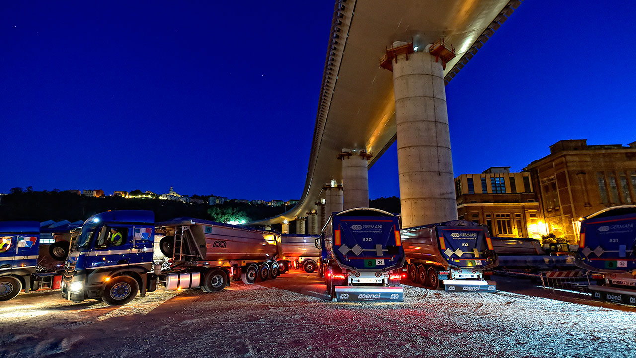 Mezzi Menci, certificati Hardox® In My Body, nella ricostruzione del Ponte Morandi 