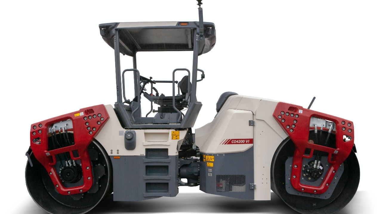 A road roller by Dynapac, with roller drum made in Hardox® steel.