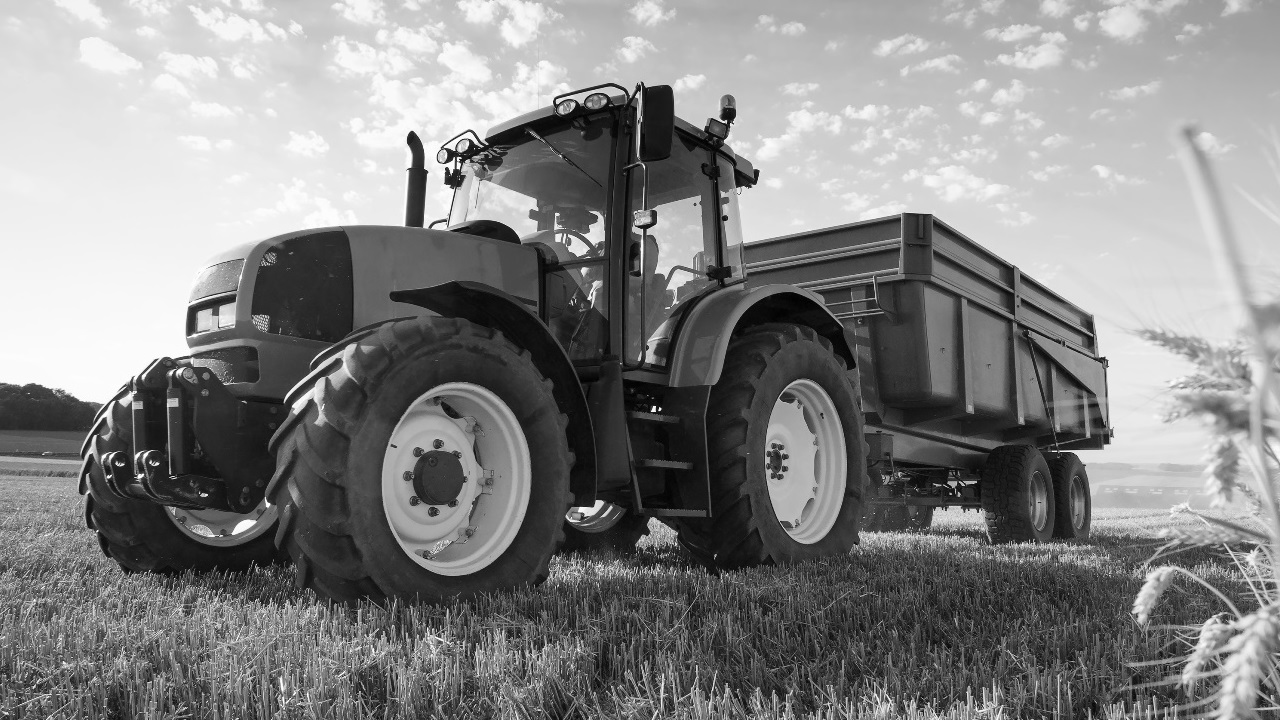 Traktör - tarım ekipmanı