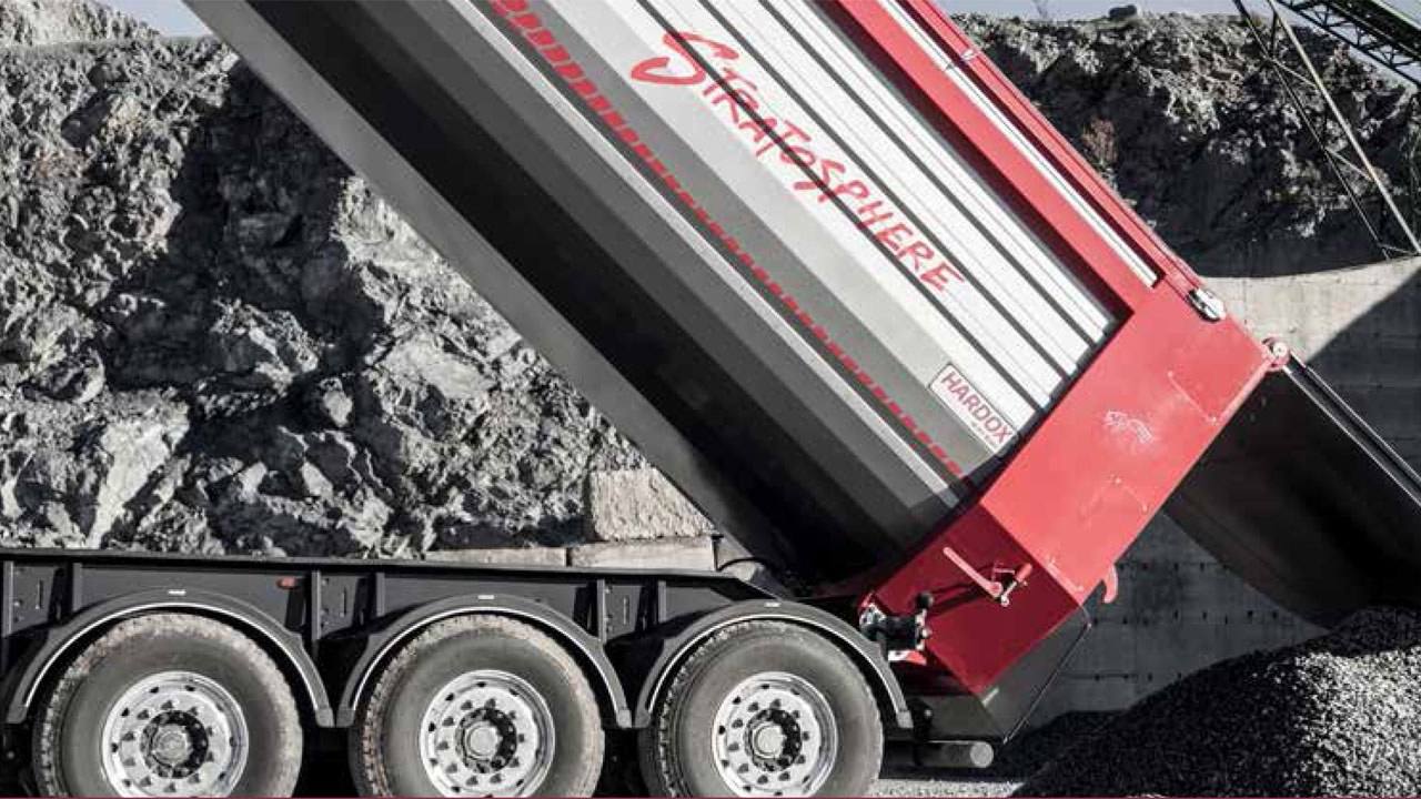 Tipper truck in Hardox® 500 Tuf with a conical side panel design