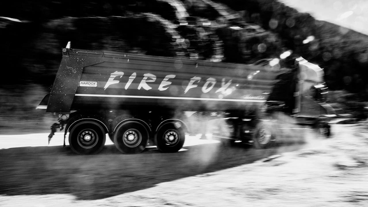 Mantella的Firefox卡车，其车身由Hardox® 悍达®耐磨板制成。