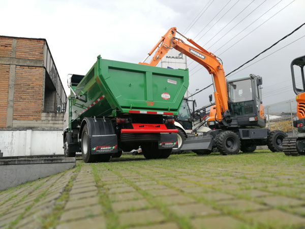 Ferrari Crane incorpora el acero Hardox®450 en la fabricación de volquetas