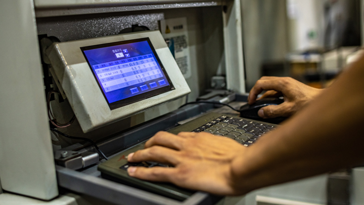 Piegatura della lamiera da treno