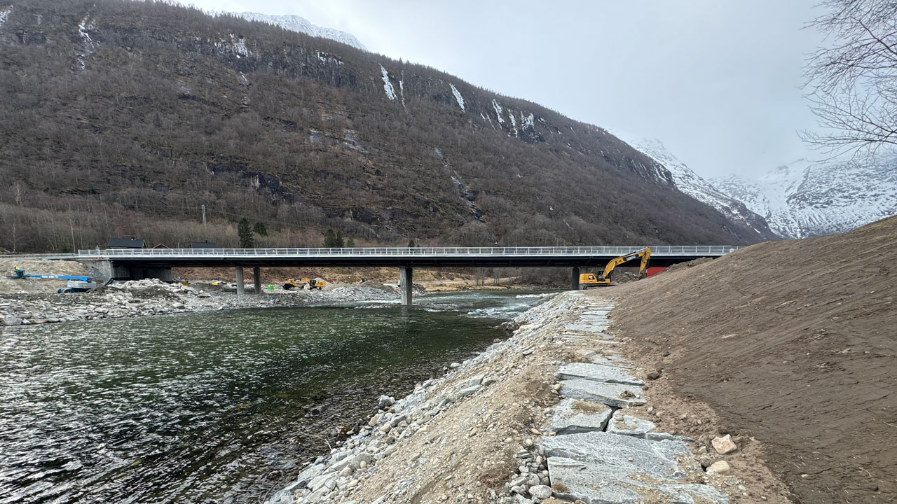 Elverhøy-bron i Norge byggd med SSAB Weathering 420