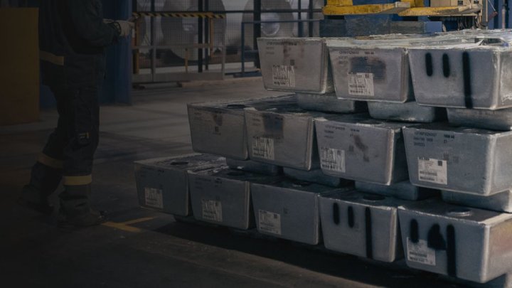 Metal coatings