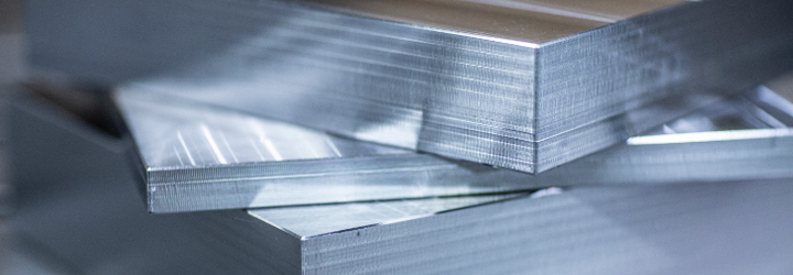 Steel plates in Toolox with different dimensions 